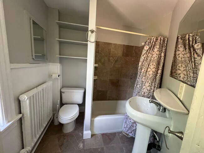 Foto del edificio - 87 Wetmore Ave