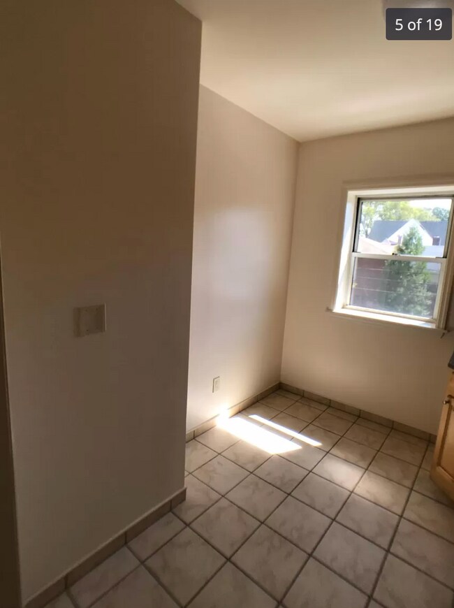 Foto del edificio - 131 Silver Lake Rd