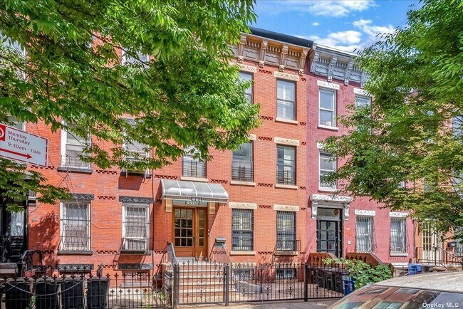 Foto del edificio - 331 Marion St