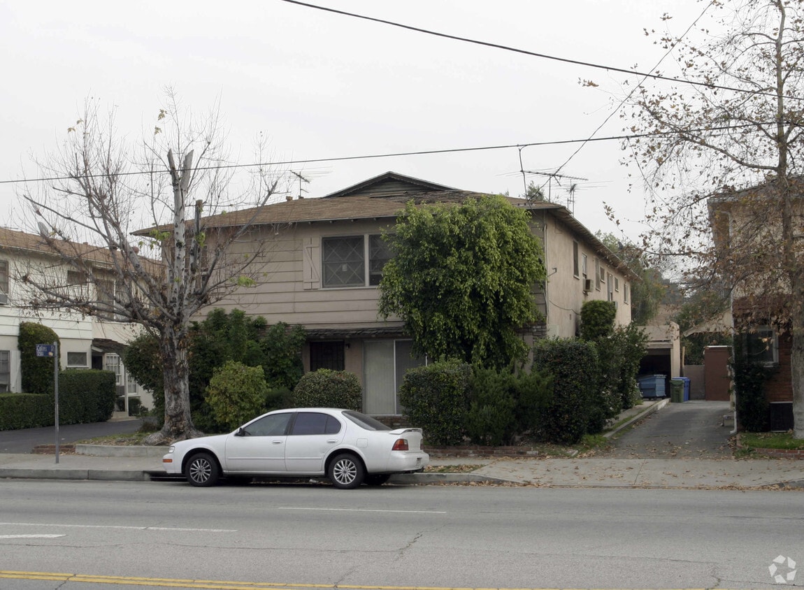 Building Photo - 5656 Whitsett Ave