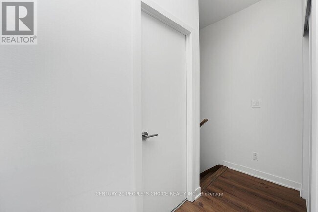 Building Photo - 3010-3010 Trailside Dr