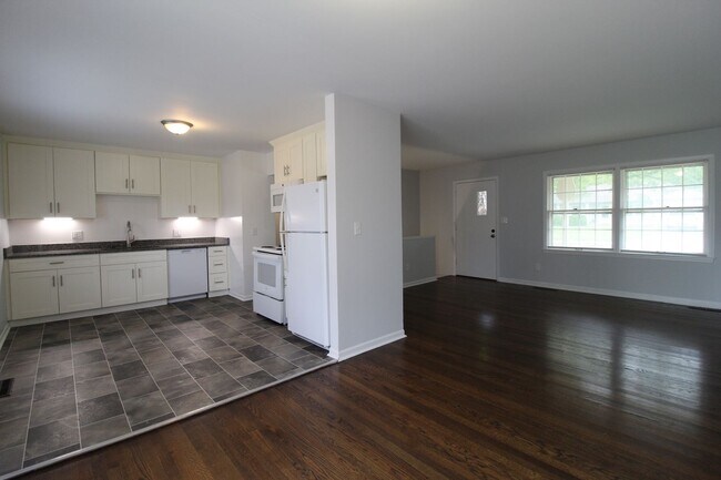 Foto del edificio - 3 Bedroom House in Overland Park