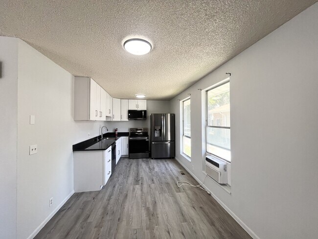 Building Photo - 1267 Crandall Ave S