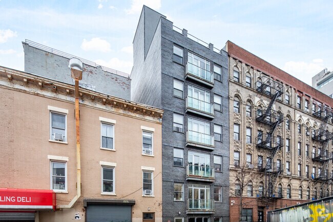 Building Photo - 210 S 1st St