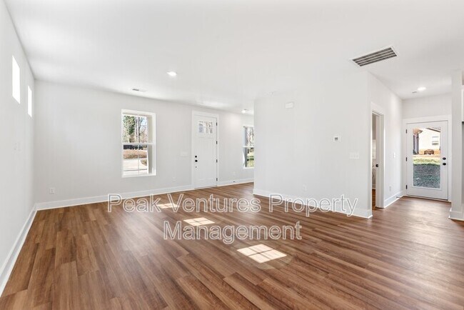 Foto del edificio - 104 Norbert Ln