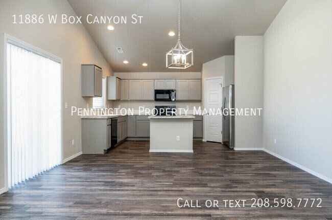 Foto del edificio - 11886 W Box Canyon St-