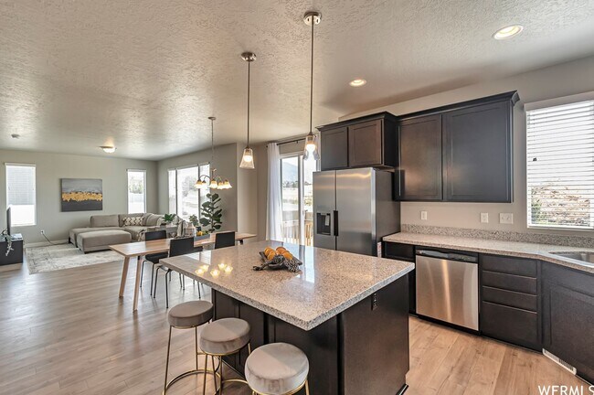 Building Photo - 1665 Aspen Grove Dr