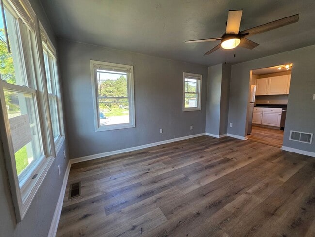 Building Photo - Shipyard Maple At 5th