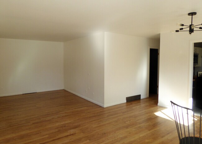 Foto del edificio - 2404 Purdue Rd
