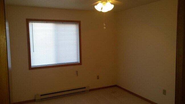 Foto del edificio - 512 27th Ave NW