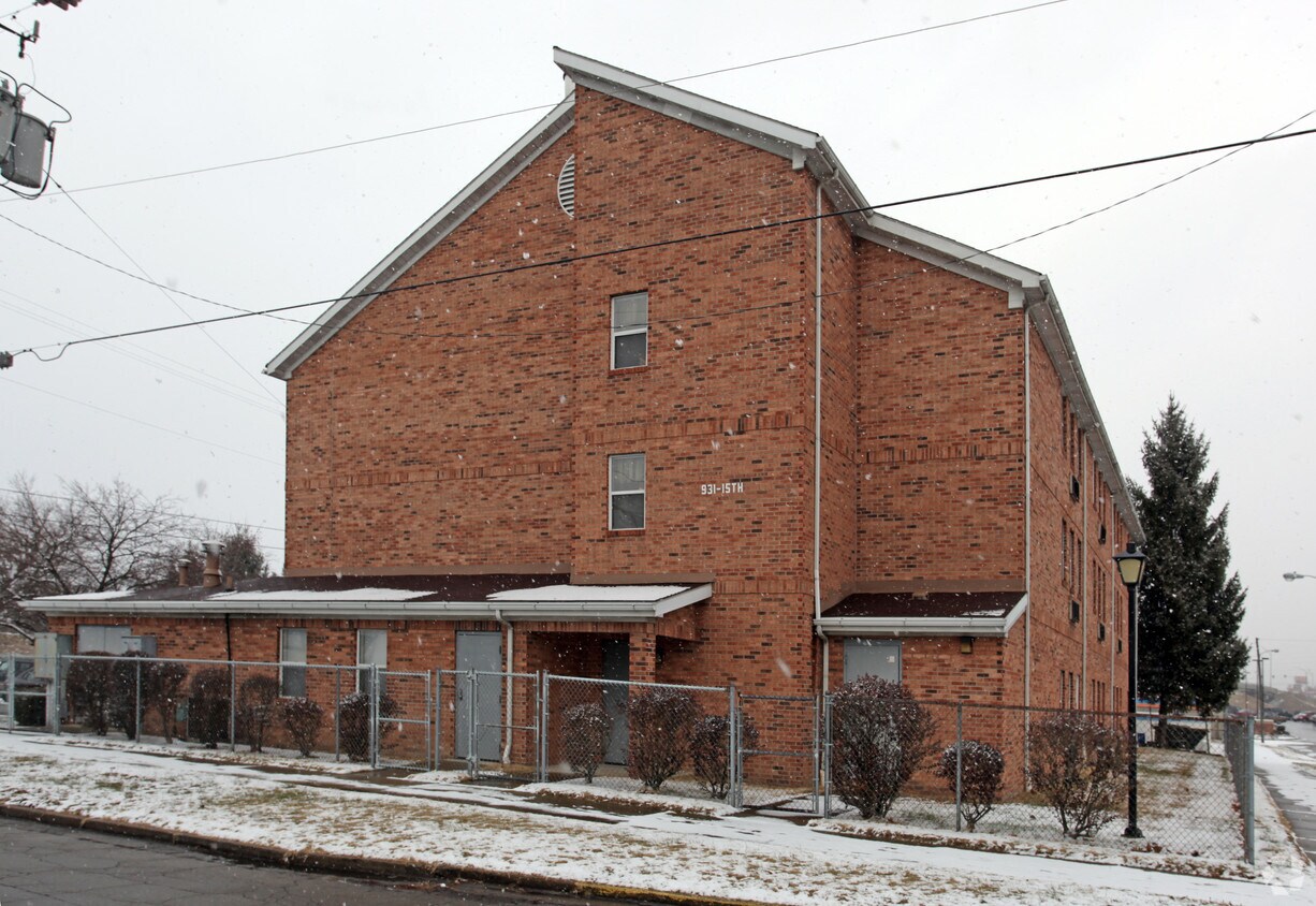 Foto del edificio - Findlay Manor Apartments