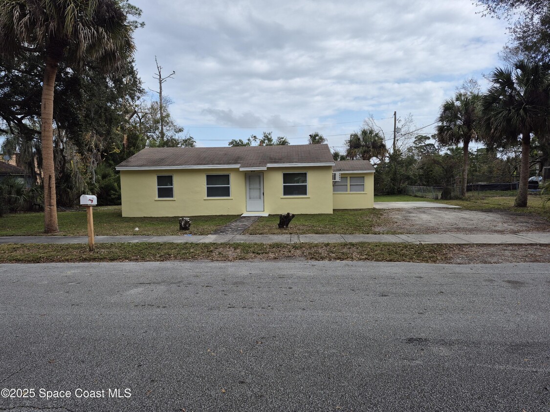 Primary Photo - 616 S Kentucky Ave
