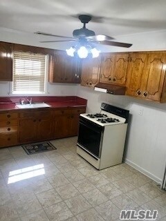 Foto del edificio - 131 E 10th St