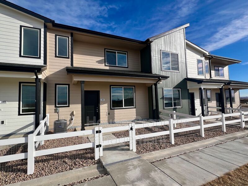 Foto principal - 3908 Canoe St
