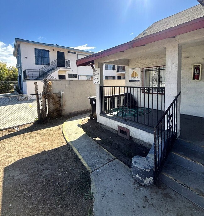 Building Photo - 1344 E 45th St
