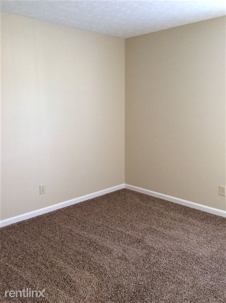 Building Photo - 2719 Granada Cir W
