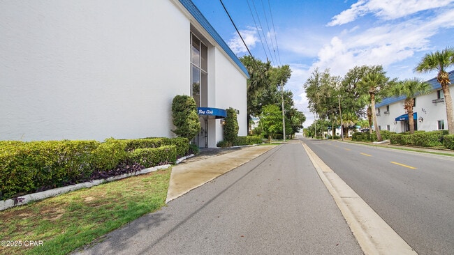 Building Photo - 316 Cherry St