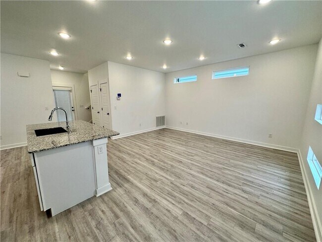 Foto del edificio - 600 Pacific Avenue