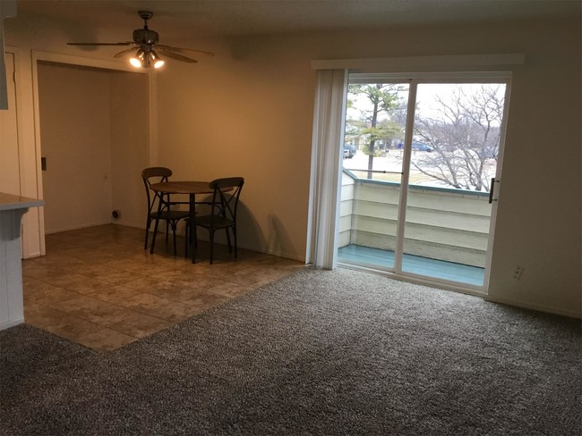 Foto del edificio - 1410 Glen Oaks Ct