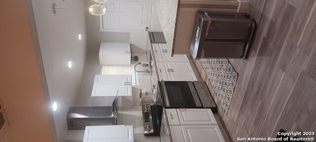 Building Photo - 2503 Stratford Ct