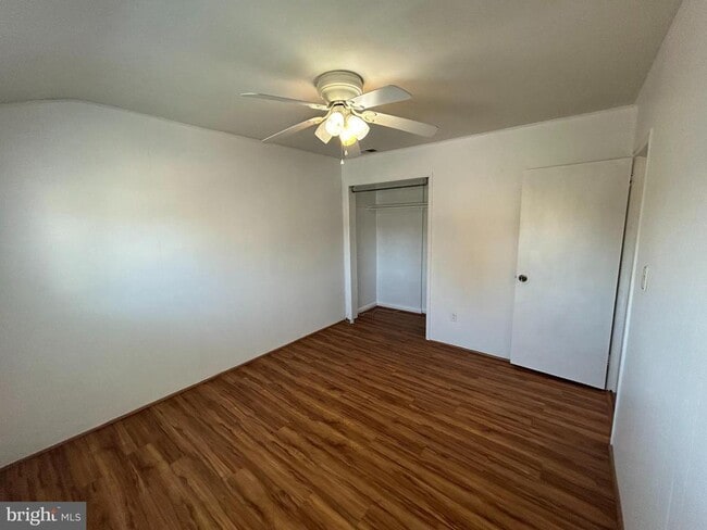 Foto del edificio - 7908 Wallace Rd