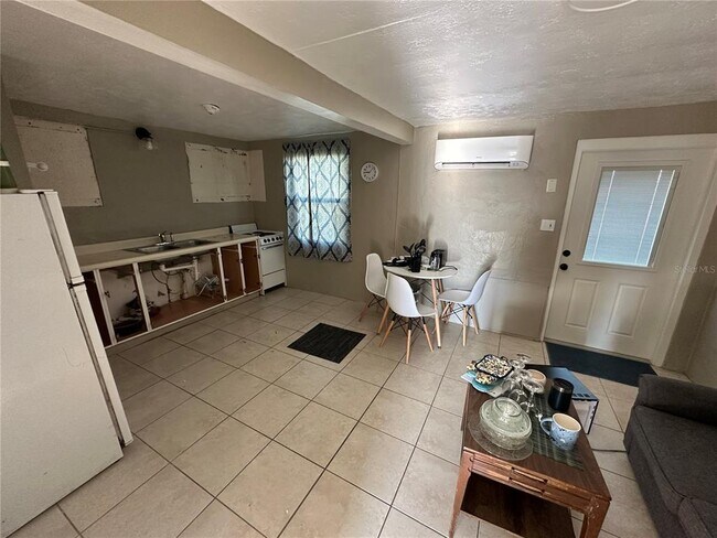 Foto del edificio - 3412 Clarinda St