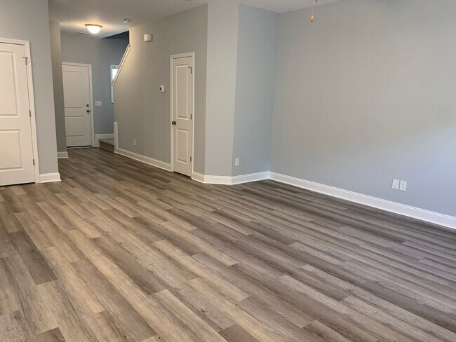 Building Photo - 1509 Grey Cliff Run