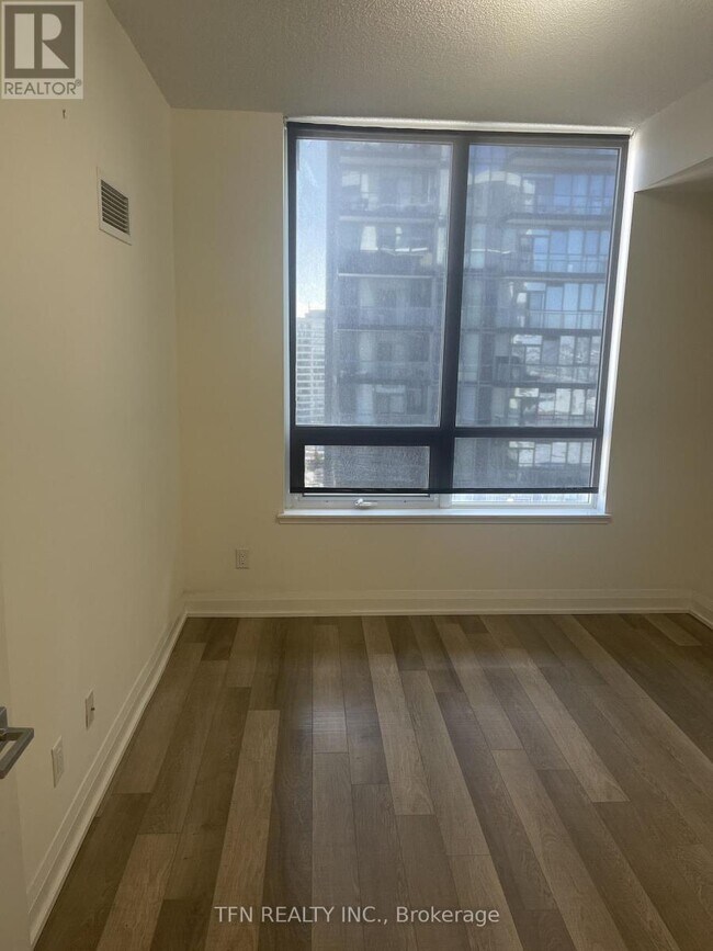 Photo du bâtiment - 85 N Park Rd