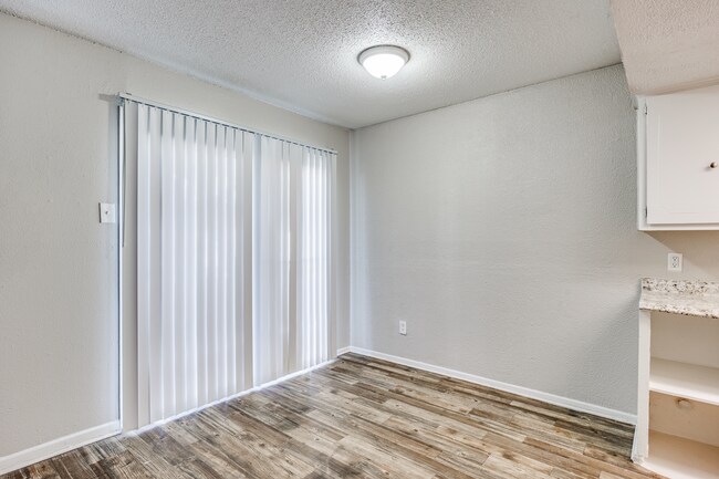 01 Copia de comedor.jpg - Hart House Apartments