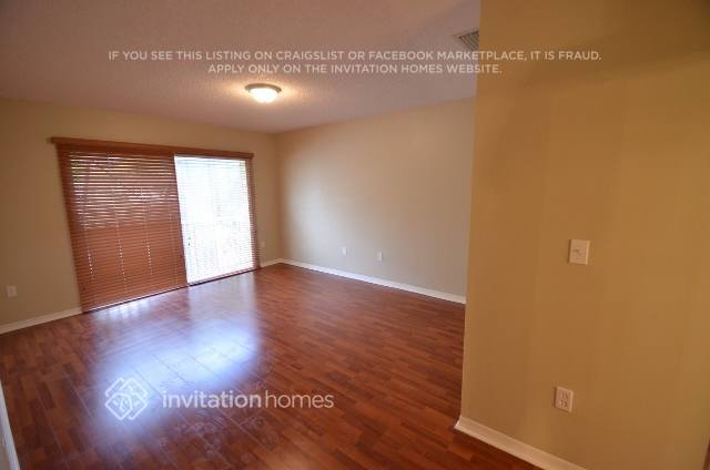 Foto del edificio - 5141 NW 102nd Ct