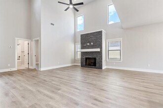 Building Photo - 7002 SW Basswood Ave