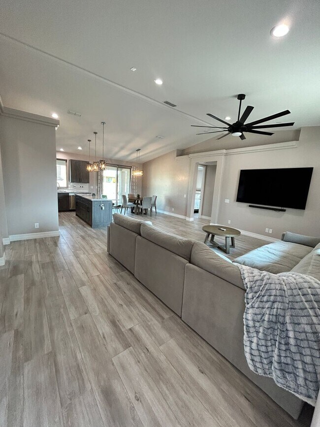 Foto del edificio - Furnished Winter Home!