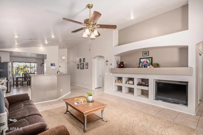 Building Photo - 1537 E Alba Dr