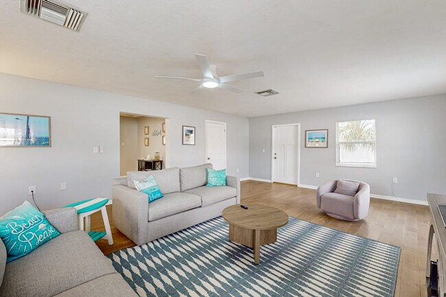 Foto del edificio - 2214 23rd Ave W