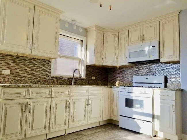Foto del edificio - 4951 N Kilpatrick Ave