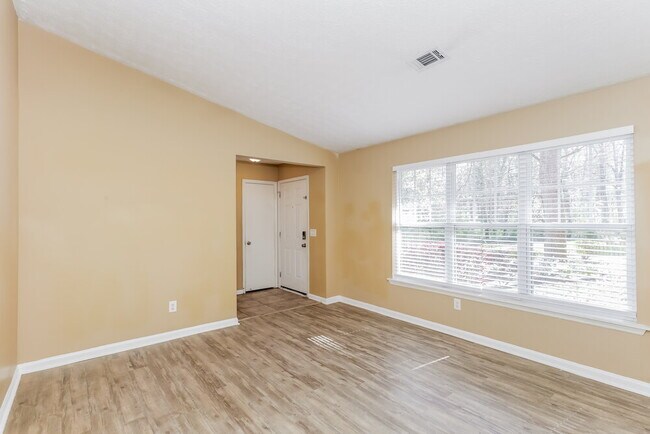 Foto del edificio - 6761 Timbers E Dr