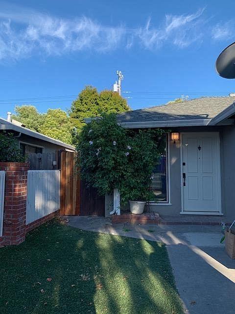 Primary Photo - 2 bedroom in Belmont CA 94002