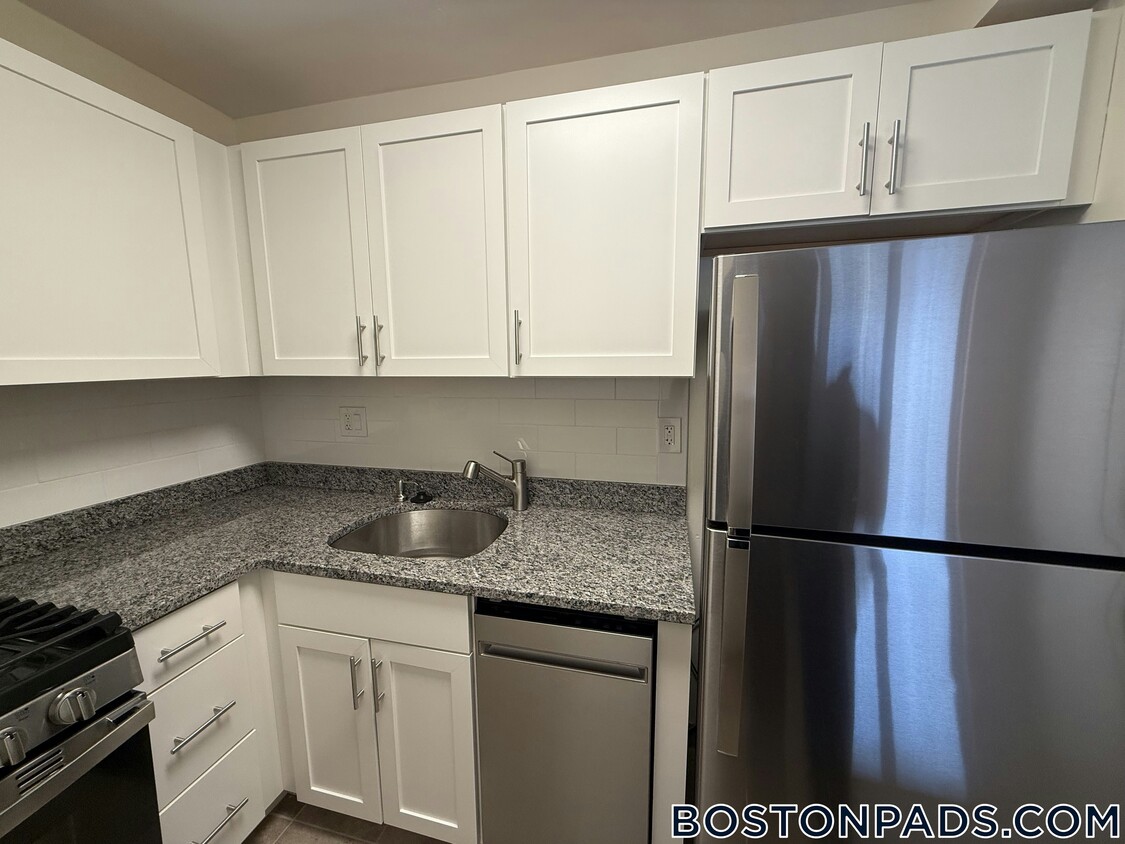 Primary Photo - 185 Freeman St