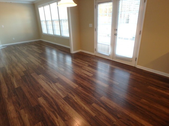 Foto del edificio - 381 Collinsworth Drive