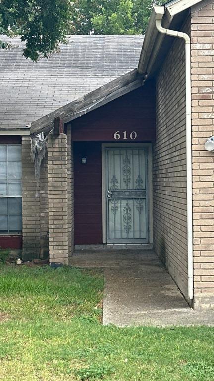 Primary Photo - 610 Meadow Gate