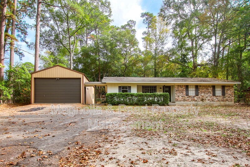 Primary Photo - 207 Westwood Pl