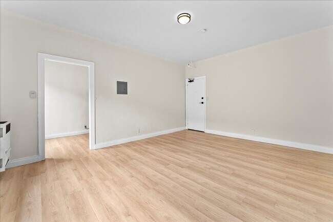 Foto del edificio - 1475 W Adams Blvd