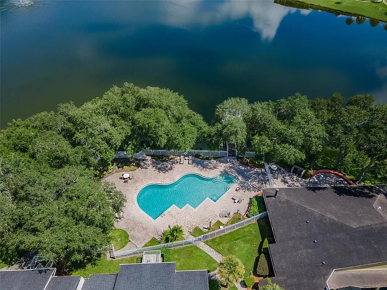 Primary Photo - 208 Lake Parsons Green