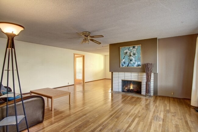 Foto del edificio - Bellevue Home