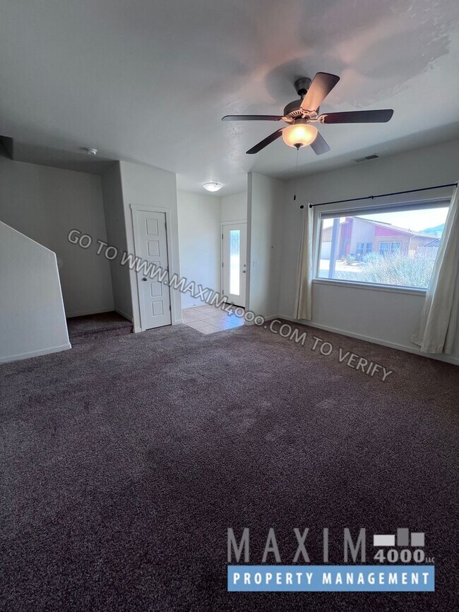 Foto del edificio - 389 White River Dr