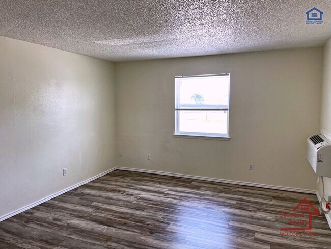 Foto del edificio - 2111 NW Lindy Ave