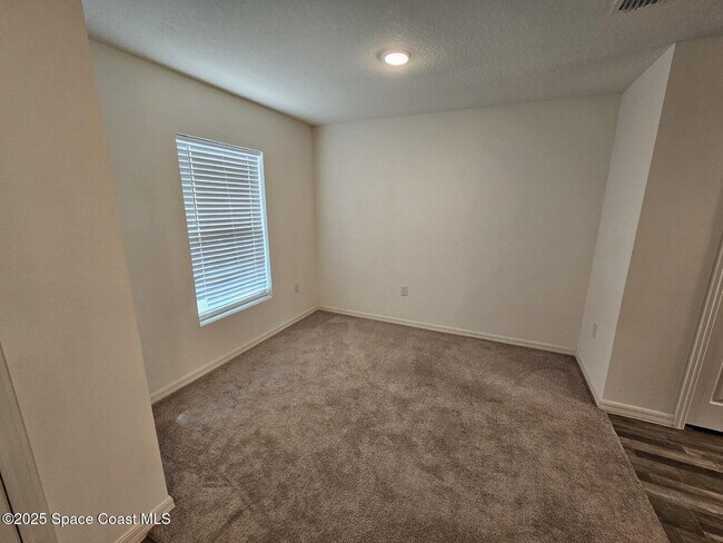 Foto del edificio - 1390 Vander Ave SE