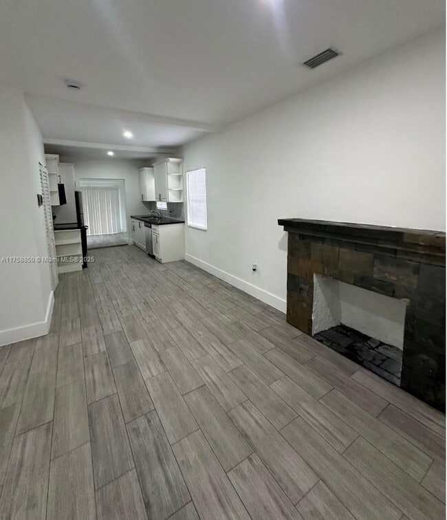 Foto del edificio - 56 NW 70th St