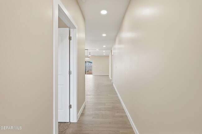 Foto del edificio - 12329 Jack Vowell Wy