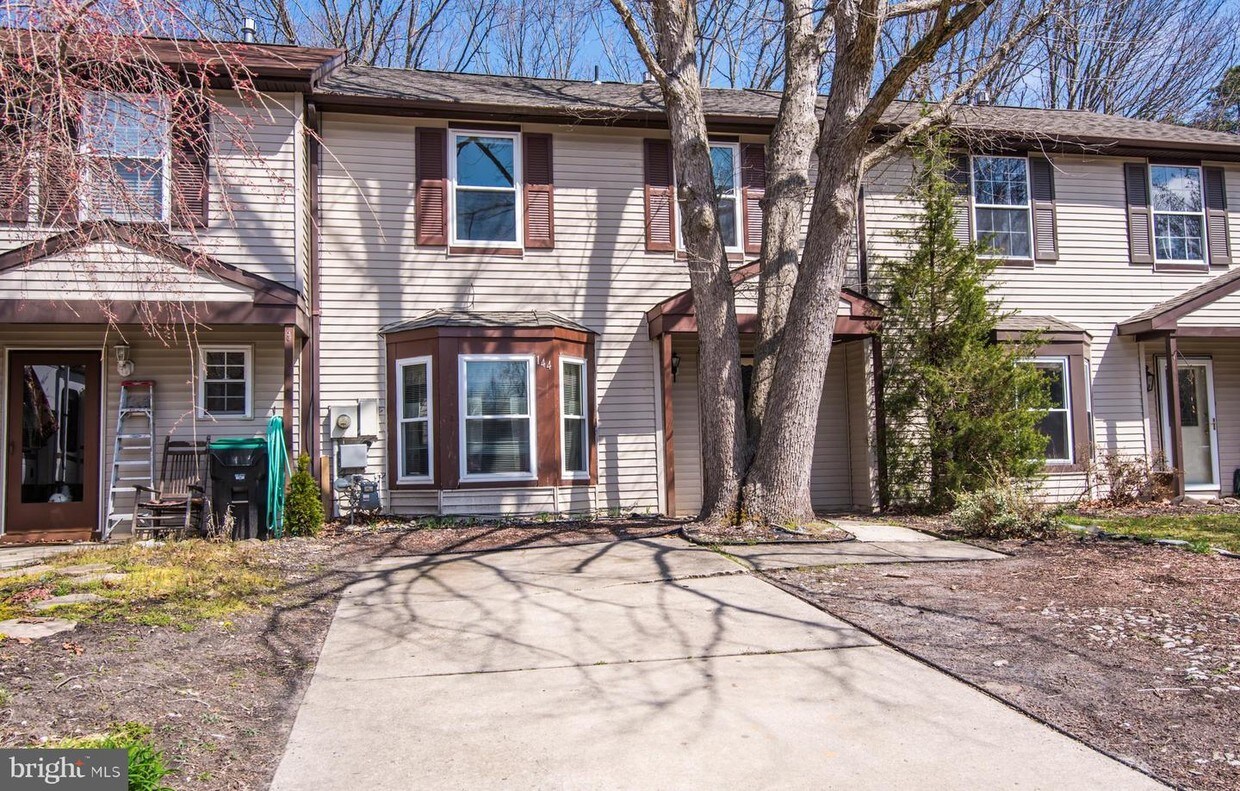 Primary Photo - 144 Fenway Ave